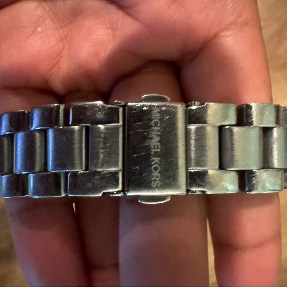 Michael Kors Watch - Picture 2 of 3